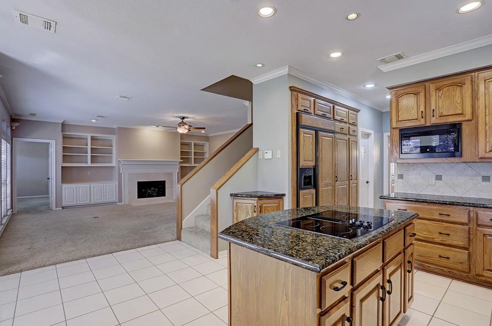 11810 Orch Mtn Dr, Houston TX  77059-5518 exterior