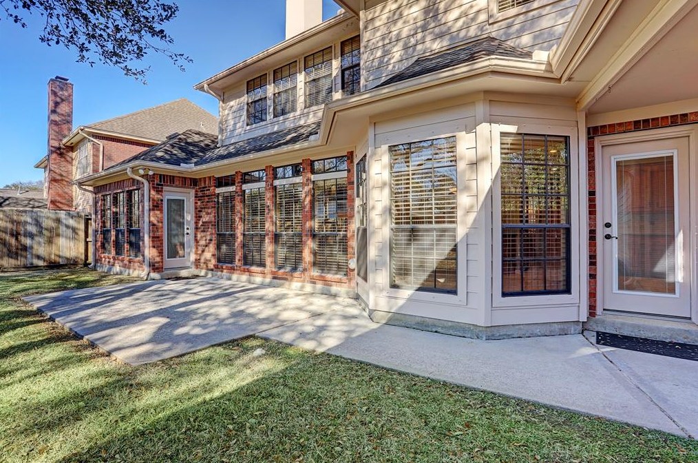 11810 Orch Mtn Dr, Houston TX  77059-5518 exterior