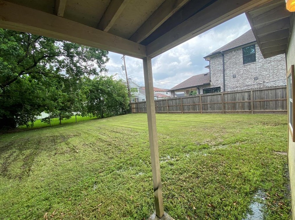 6602 Rolla St, Houston TX  77055-7122 exterior