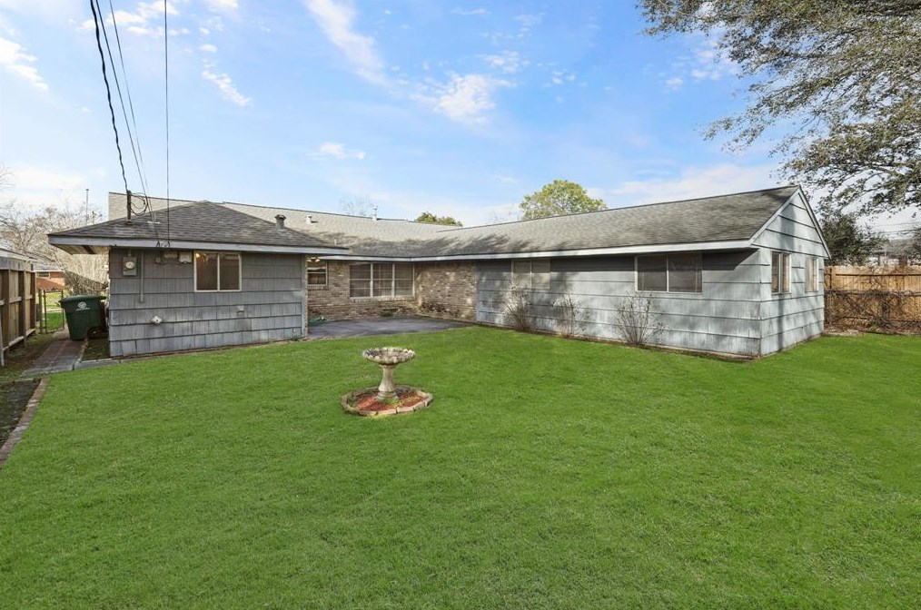 4009 Omeara Dr, Houston TX 77025-5422 exterior