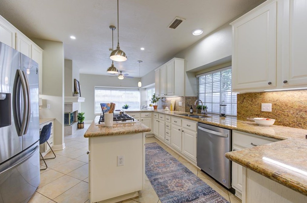14214 Edinburgh Ct, Houston TX  77077-1813 exterior