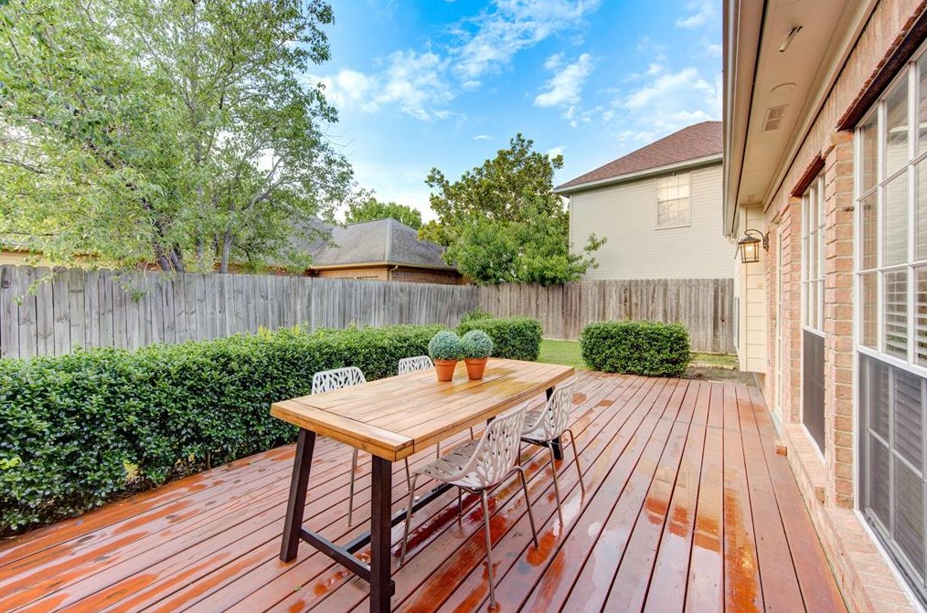 14214 Edinburgh Ct, Houston TX  77077-1813 exterior