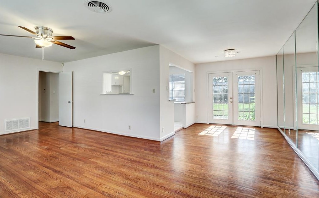 5615 Arboles Dr, Houston TX  77035-2613 exterior
