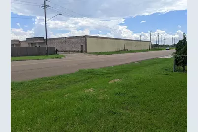 107 Correll Avenue, Wharton, TX 77488 - Photo 7