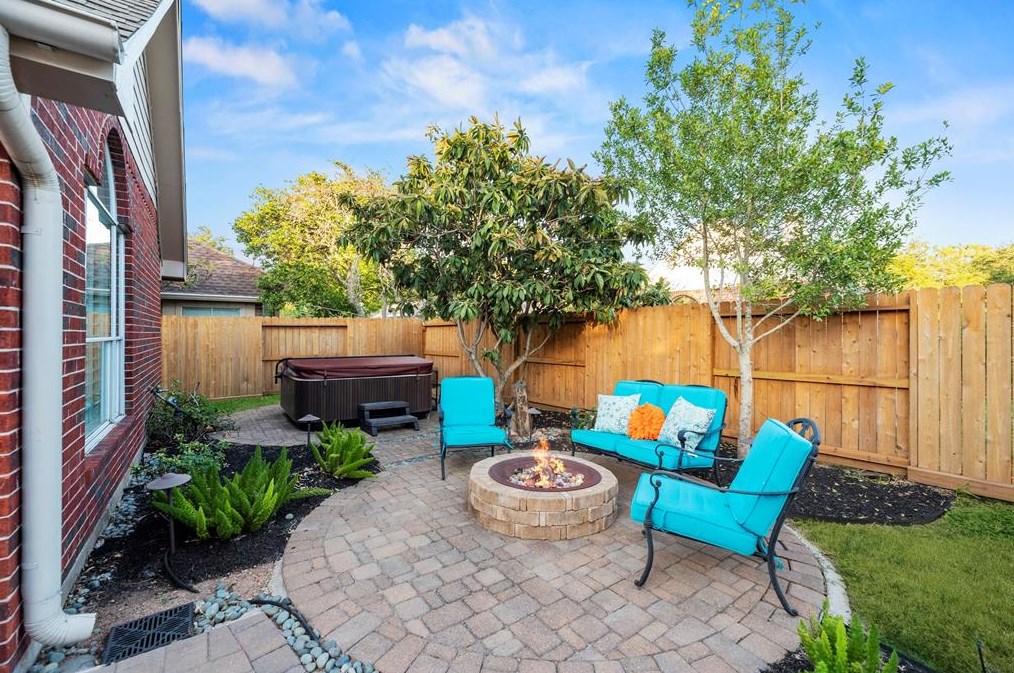 1150 Azalea Bnd, Sugar Land TX  77479-0061 exterior