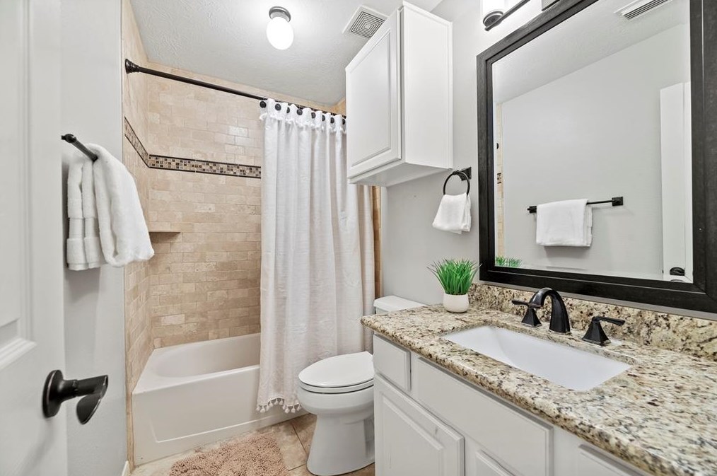 1150 Azalea Bnd, Sugar Land TX  77479-0061 exterior