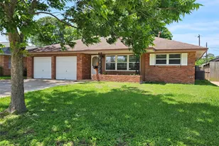 111 Carnation St, Lake Jackson, TX 77566 - Photo 1