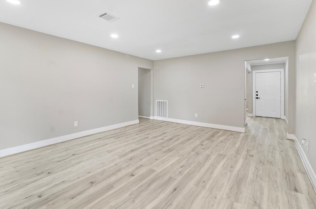 8319 Springtime Ln, Houston TX  77075-4741 exterior