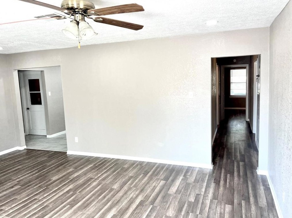 903 Roper St, Houston TX  77034-1234 exterior