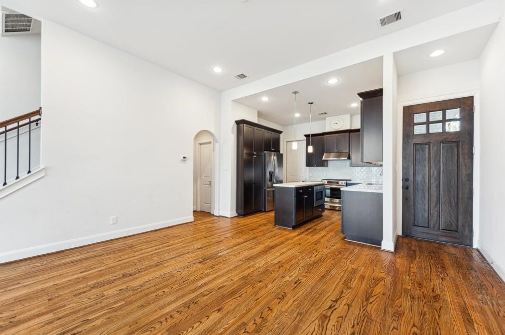 3026 Maxroy St, Houston TX  77008-6219 exterior