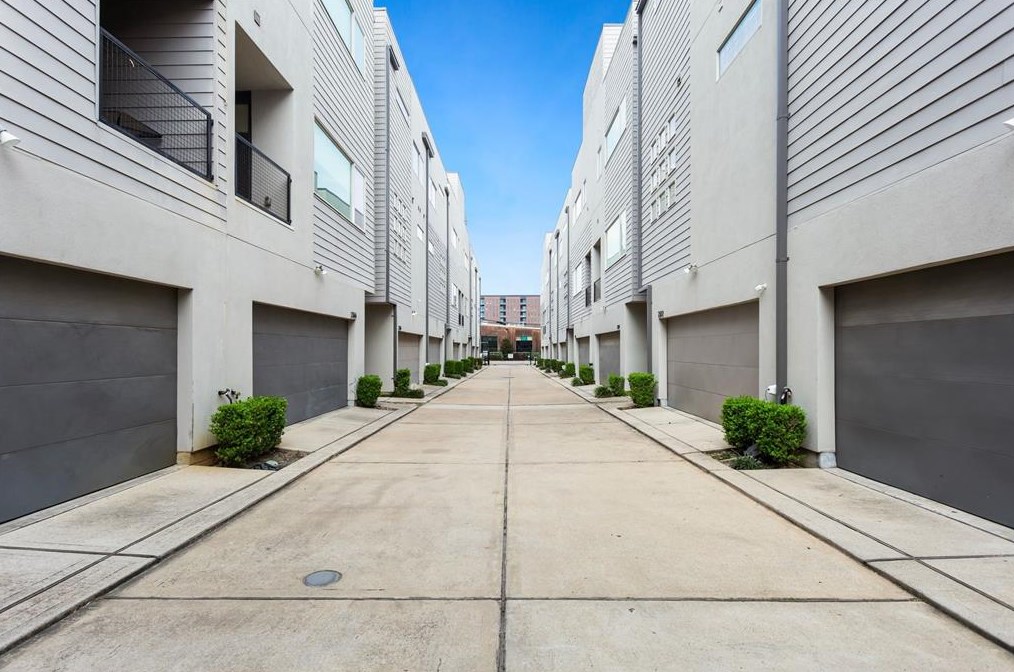 2366 Commerce St, Houston TX  77003-1537 exterior