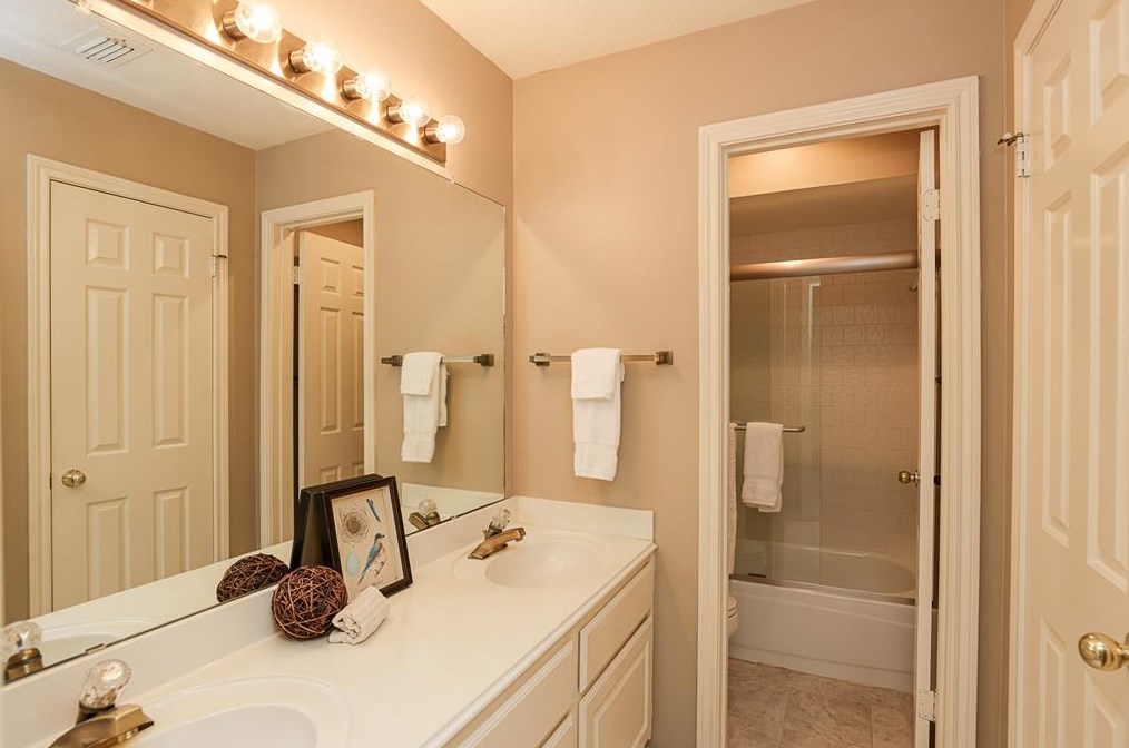 7615 Clover Cyn, Houston TX  77095-4034 exterior