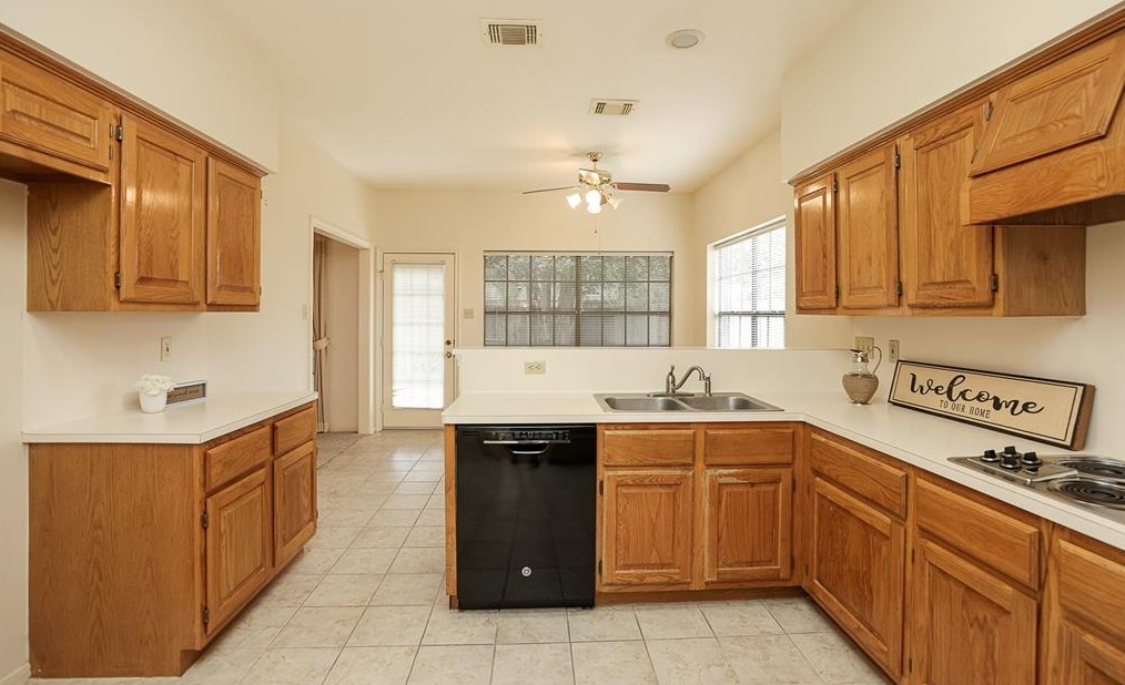 7615 Clover Cyn, Houston TX  77095-4034 exterior