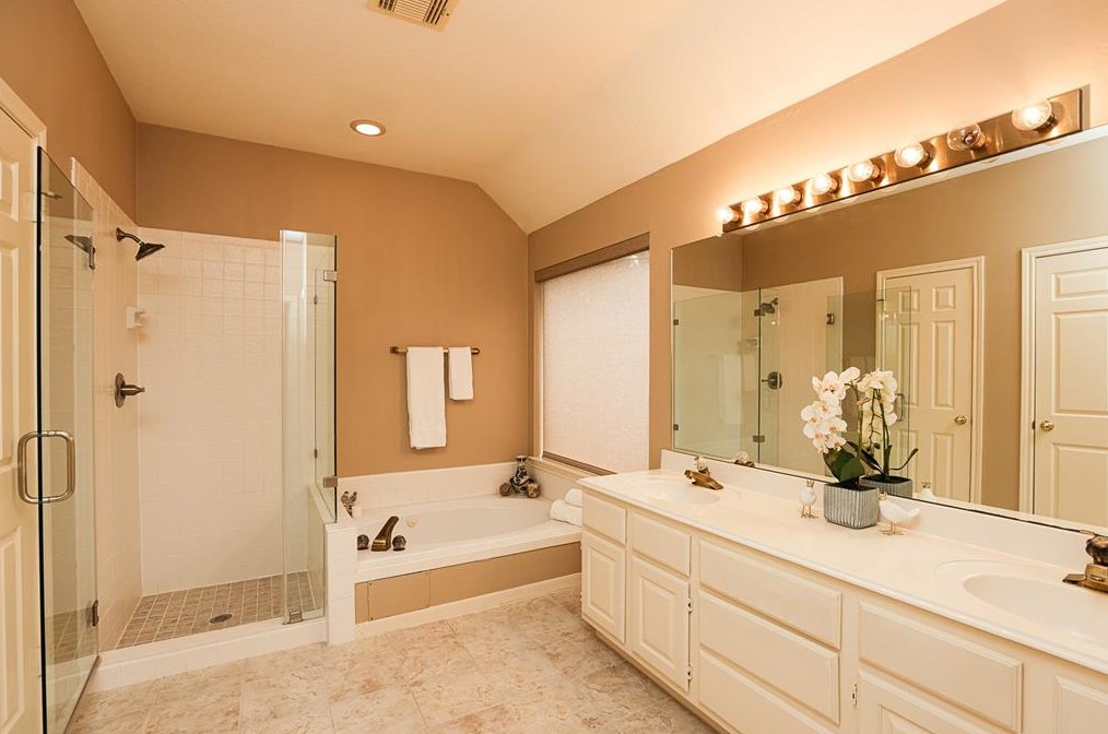 7615 Clover Cyn, Houston TX  77095-4034 exterior