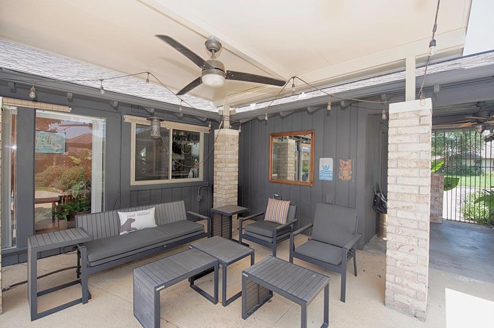 18503 Kingstown Ct, Houston TX  77058-4211 exterior