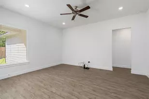 906 Golden Willow Ln, Conroe, TX 77304 - Photo 13