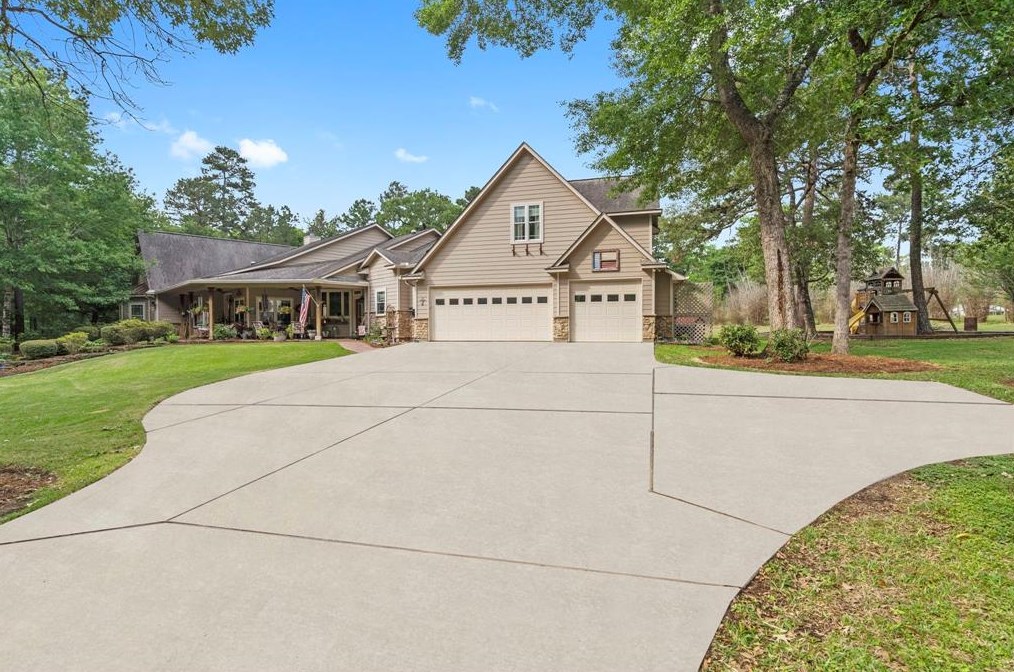16164 Koenig Ln, Conroe TX  77384-4087 exterior