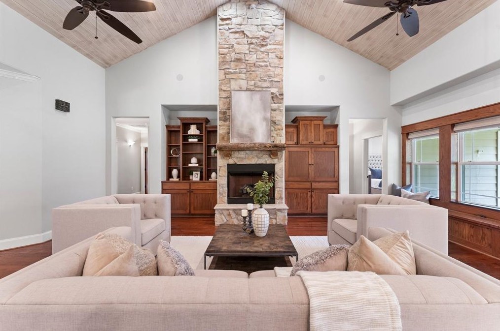 16164 Koenig Ln, Conroe TX  77384-4087 exterior