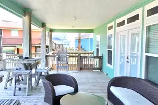 901 Meynig Dr, Crystal Beach, TX 77650 - Photo 9