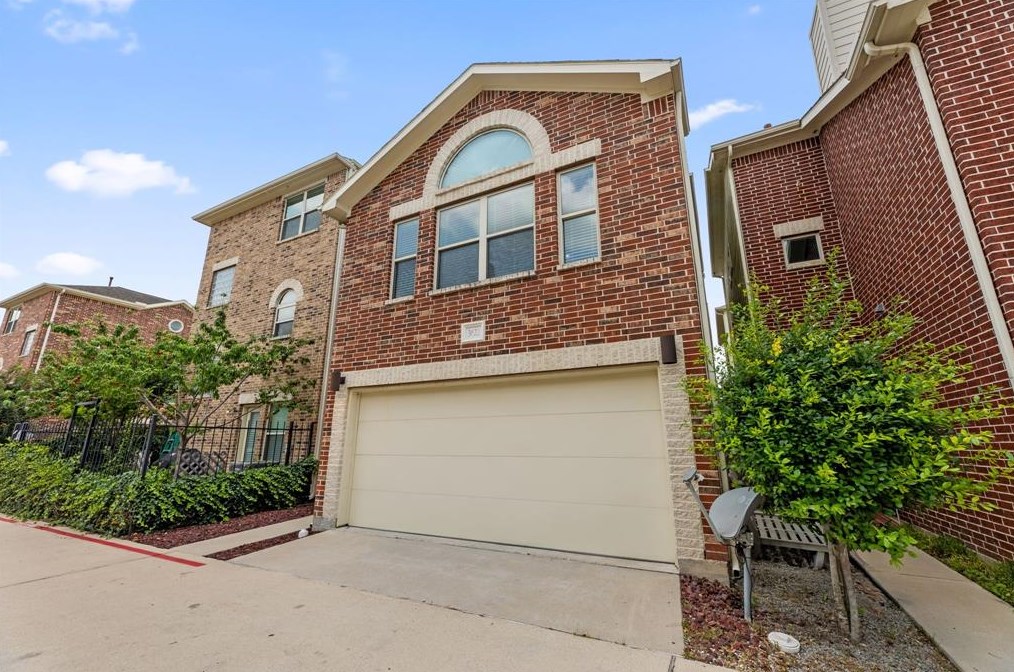 3622 Main Plaza Dr, Houston TX  77025-5946 exterior