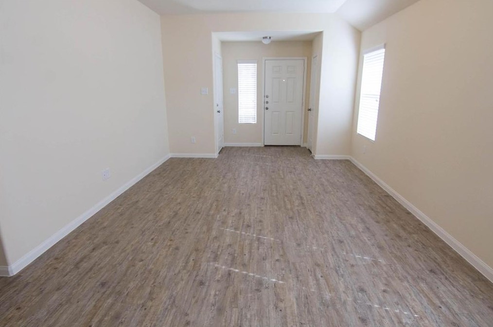 5703 Latta Plantation Dr, Katy TX  77449-1579 exterior