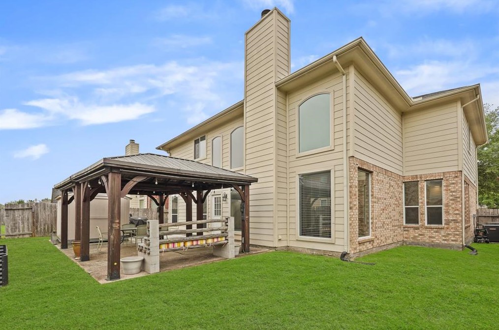 16722 Wilsons Creek Ln, Houston TX  77083-7219 exterior