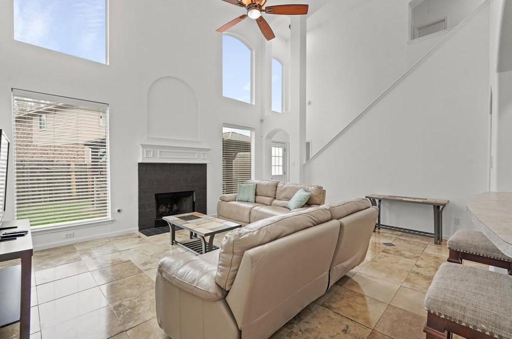 16722 Wilsons Creek Ln, Houston TX  77083-7219 exterior
