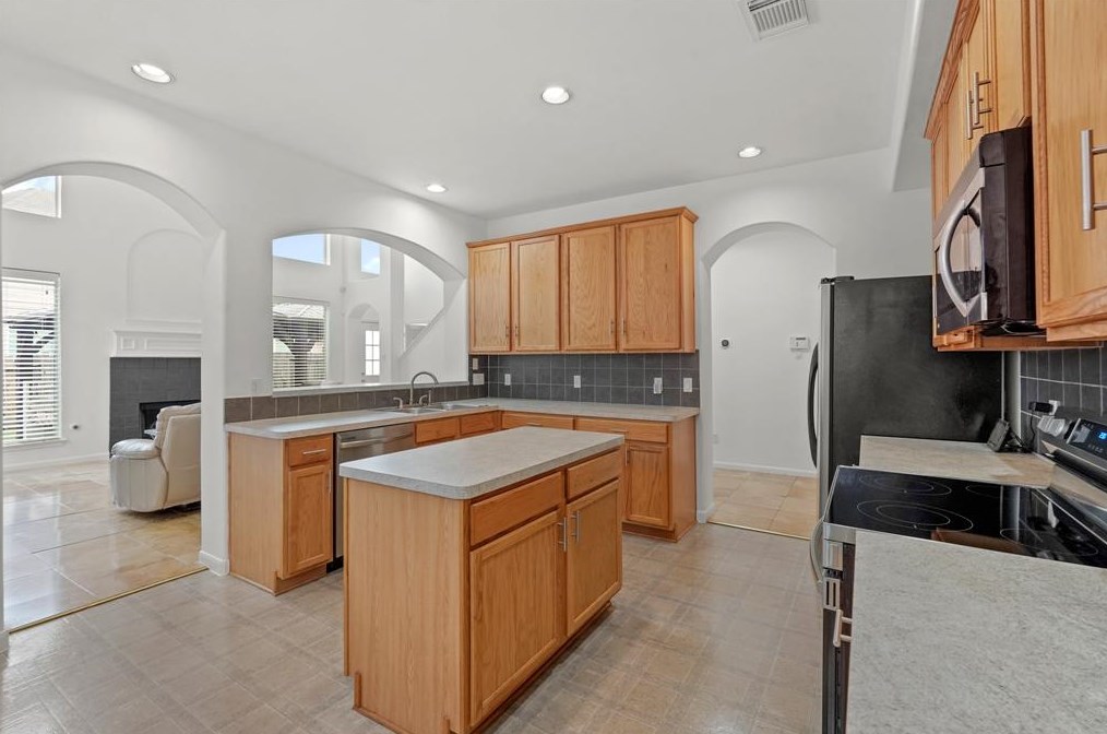 16722 Wilsons Creek Ln, Houston TX  77083-7219 exterior