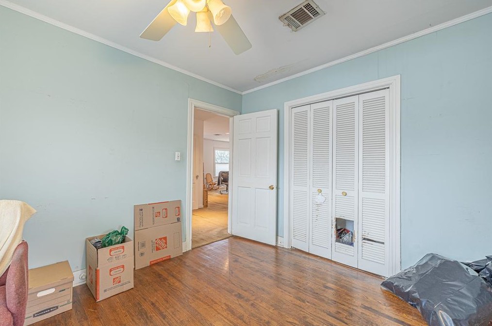 2102 Banks St, Houston TX 77098-5406 exterior