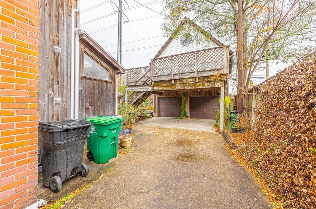 2102 Banks St, Houston TX 77098-5406 exterior