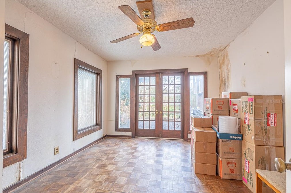 2102 Banks St, Houston TX 77098-5406 exterior