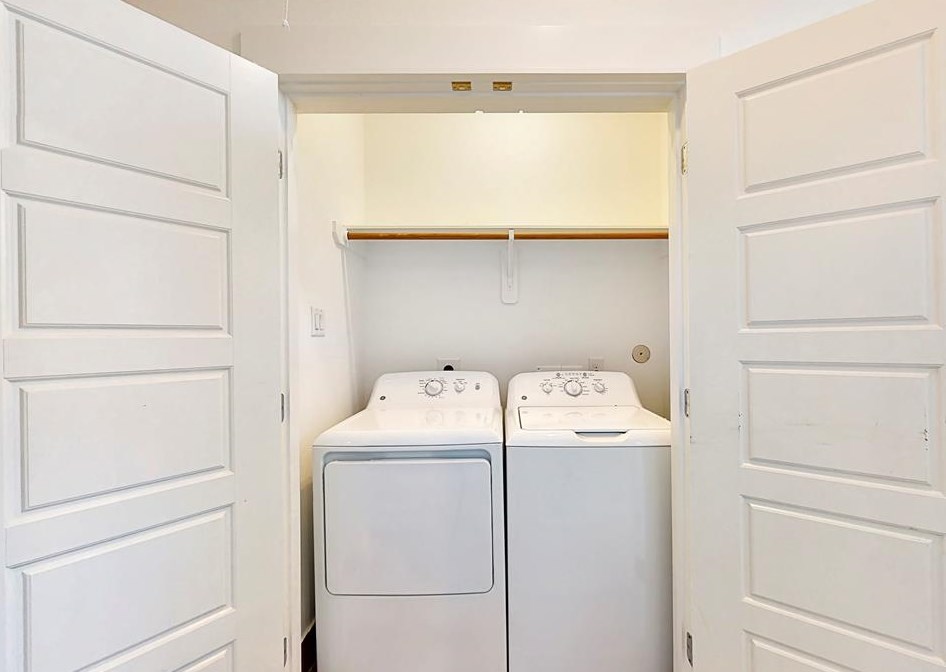 3050 Jensen Dr, Houston TX  77026-5513 exterior