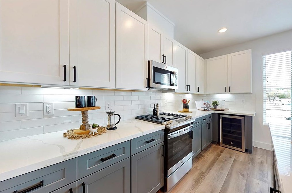 3050 Jensen Dr, Houston TX  77026-5513 exterior