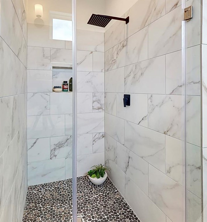 3050 Jensen Dr, Houston TX  77026-5513 exterior