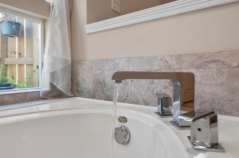 19618 Desert Ivy Dr, Houston TX  77094-2629 exterior