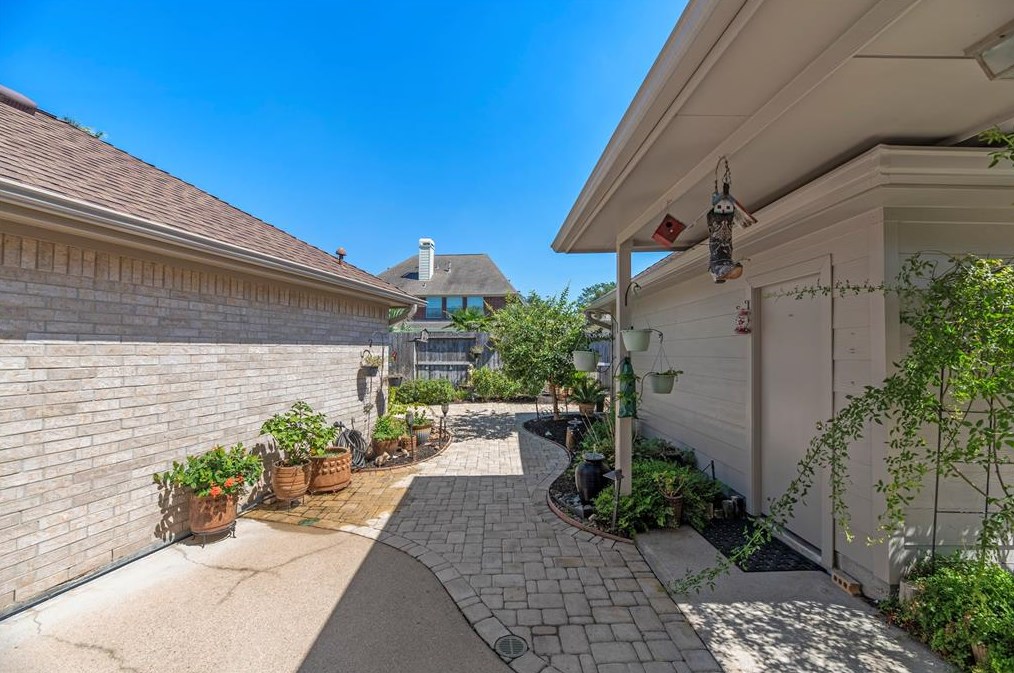 19618 Desert Ivy Dr, Houston TX  77094-2629 exterior