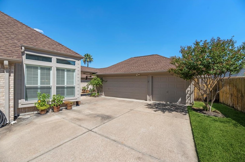 19618 Desert Ivy Dr, Houston TX  77094-2629 exterior