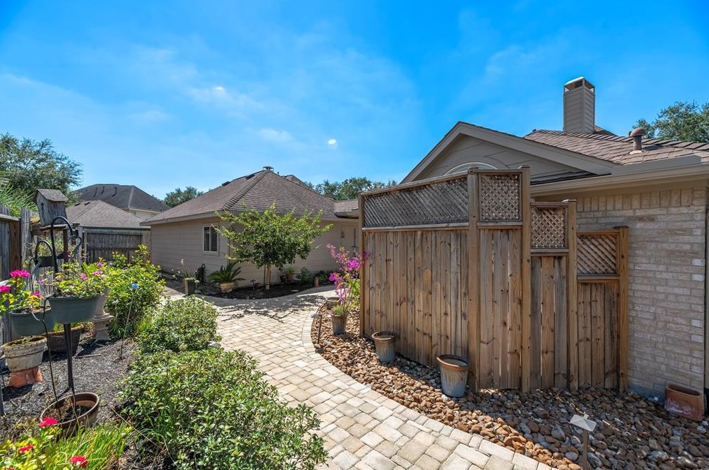 19618 Desert Ivy Dr, Houston TX  77094-2629 exterior