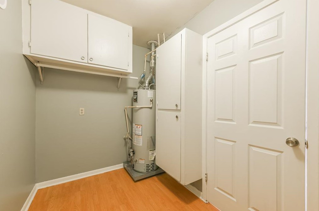 15518 Diana Ln, Houston TX  77062-5714 exterior