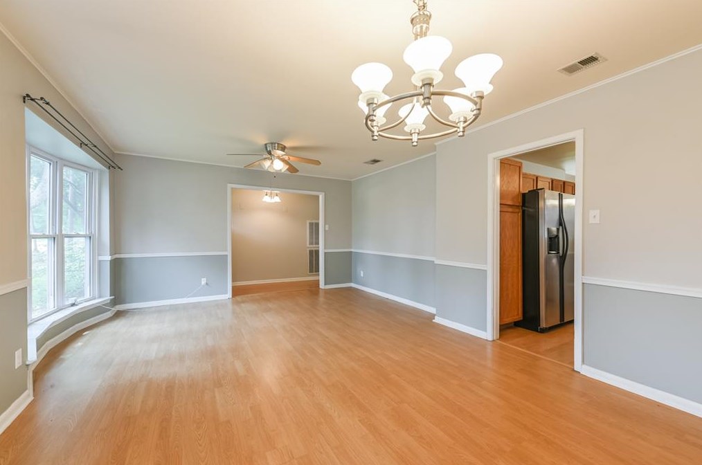 15518 Diana Ln, Houston TX  77062-5714 exterior