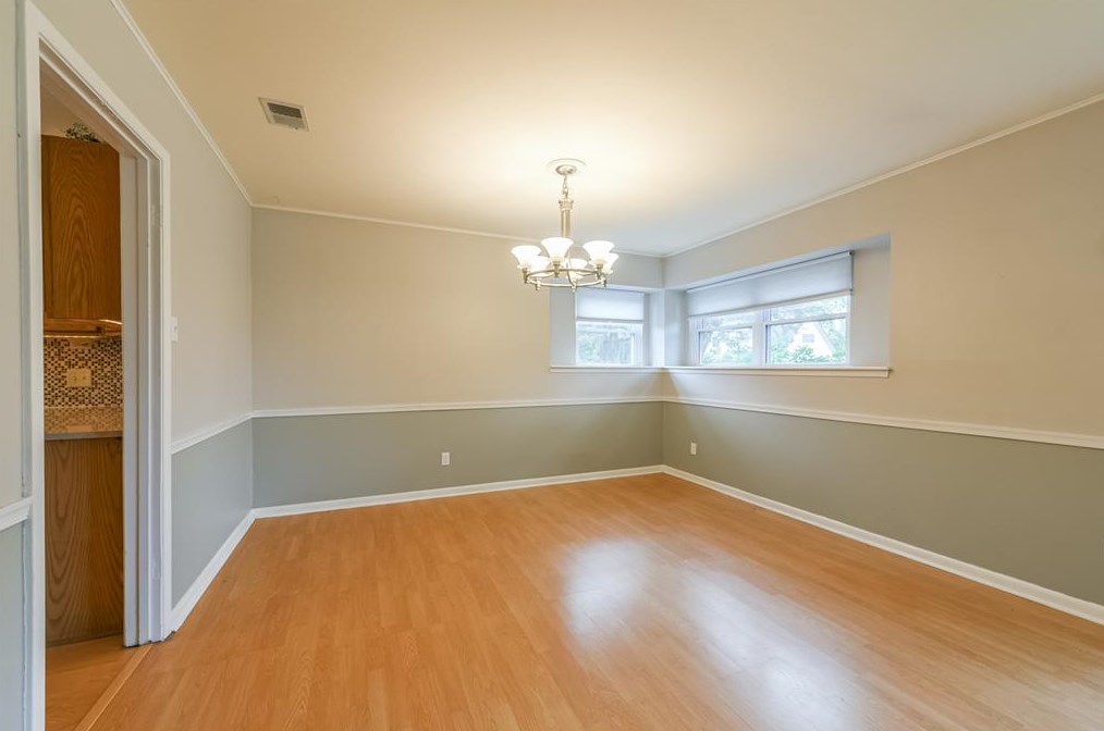 15518 Diana Ln, Houston TX  77062-5714 exterior