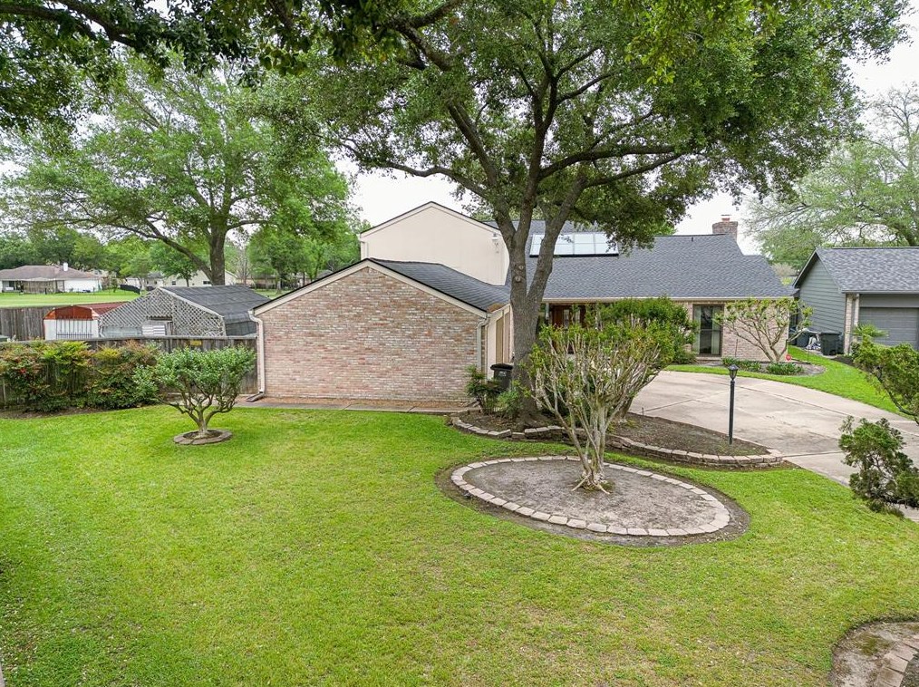 14802 Bluffridge Cir, Houston TX  77095-3262 exterior