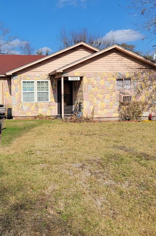 7543 Hall St, Houston TX  77028-2409 exterior