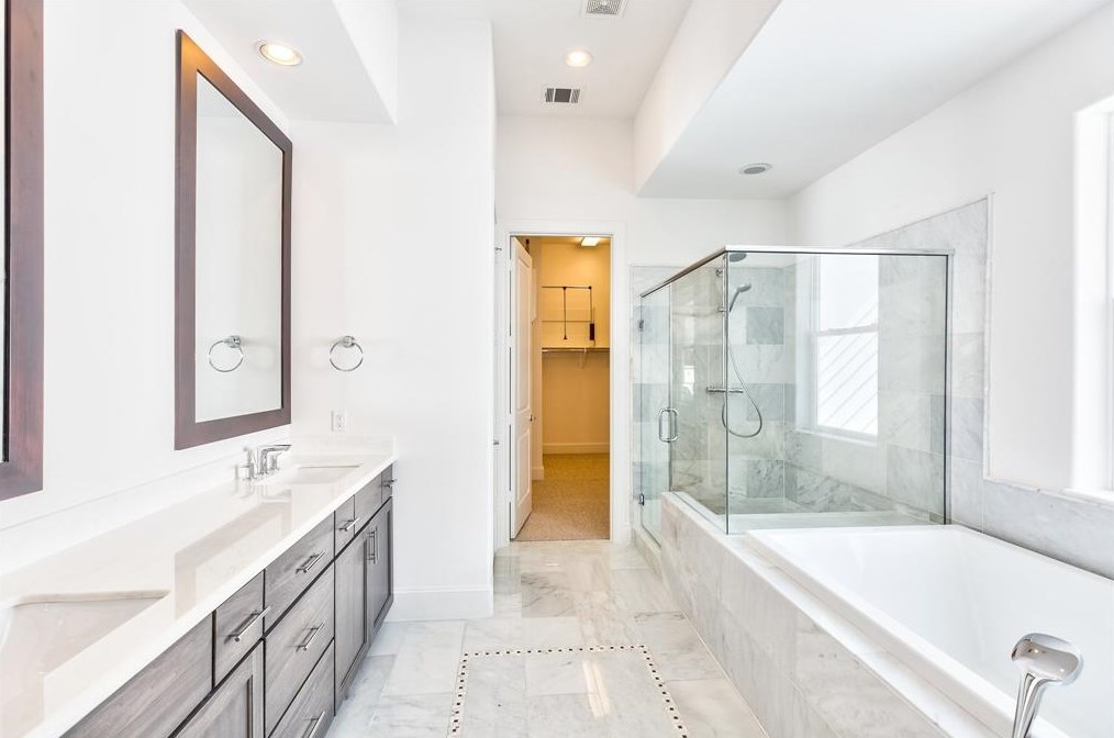 3321 11 St, Houston TX  77008-6110 exterior