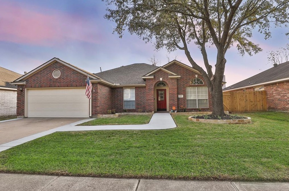 19919 Upland Creek Dr, Katy TX  77449-7488 exterior