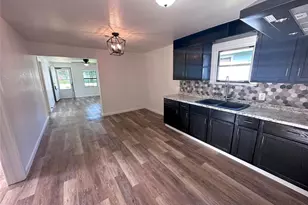 114 W Alfred St, El Campo, TX 77437 - Photo 5