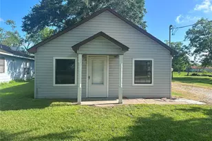 114 W Alfred St, El Campo, TX 77437 - Photo 1