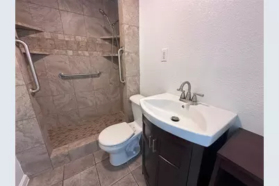 114 W Alfred Street, El Campo, TX 77437 - Photo 11