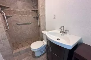 114 W Alfred St, El Campo, TX 77437 - Photo 11