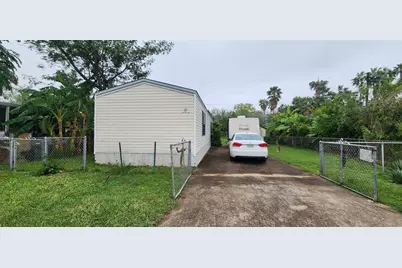 57 Lakeside Drive S, Los Fresnos, TX 78566 - Photo 3